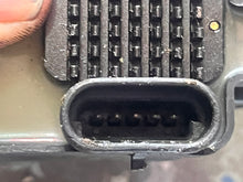 Cargar imagen en el visor de la galería, 135 115 125 200 250 90 80 75 hp Mercury DFI optimax IGNITION COIL 883778 8M0077473 8M0077471 5-pin two stroke - some EFI compatibility 40 50 60 hp
