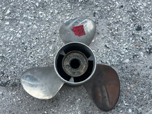 Load image into Gallery viewer, Volvo Penta SX Solas 14 1/4 x 22P RH PROPELLER 3-Blade prop 19 spline
