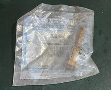 Lade das Bild in den Galerie-Viewer, Mercruiser Quicksilver 10-32132 SCREW 375-16 x 1.750 Two Stroke 4.3 5.0 5.7 7.4 7.9 8.2 8.8 9.4
