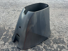 Cargar imagen en el visor de la galería, f 115 hp Yamaha bottom cowling APRON 67F-42741-00-8D Four Stroke 2000-2005
