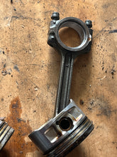 Lade das Bild in den Galerie-Viewer, 40 30 hp Mercury EFI PISTON STANDARD 893524T07 CONNECTING ROD 856065T1 four stroke 3 cylinder 2005
