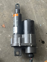 Load image into Gallery viewer, pulled for customer nov26-2025 sold—350 hp Mercury Verado SHIFT ACTUATOR 8M0048114 four stroke 135-400 hp compatibility
