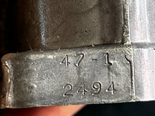 Load image into Gallery viewer, 225 200 hp Mercury CARBURETOR SET WM-47 3311-818639A12 818639A13 818639A14 two stroke 3.0 liter CLEAN - NEED NEW BOWL GASKETS
