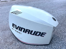 Cargar imagen en el visor de la galería, 200 175 150 hp Evinrude 0285631 e-tec engine cover cowling Two Stroke
