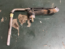 Load image into Gallery viewer, 70 hp Johnson Evinrude SHIFT LEVER 0330940 BELLCRANK LINK 0328567 SHIFT BELLCRANK 0393545 LEVER SCREW 0318192 two stroke
