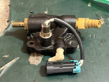 Load image into Gallery viewer, 115 75 90 HP Mercury OPTIMAX AIR COMPRESSOR HEAD with fittings 854334T02 885342001 and heat sensor Two Stroke DFI
