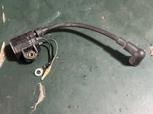 Lade das Bild in den Galerie-Viewer, 90 80 75 70 60 hp Yamaha IG-39 697-85570-00-00 IGNITION COIL two stroke 1997-2009 5” boot cord
