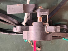 Load image into Gallery viewer, 50 40 35 hp Johnson Evinrude TRIM SENDING UNIT 334452 334817 0585174 583943 0176585 two stroke 1995-2001
