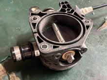 Lade das Bild in den Galerie-Viewer, 115 hp Mercury THROTTLE BODY 898103T98 four stroke EFI

