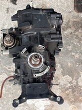 Cargar imagen en el visor de la galería, 60 50 40 hp Mercury POWERHEAD crankcase 852071T97 Two Stroke 3 Cylinder 130 cold on all cyls
