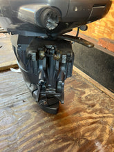 Lade das Bild in den Galerie-Viewer, f 150 hp Yamaha 20” long MIDSECTION with bottom cowling

