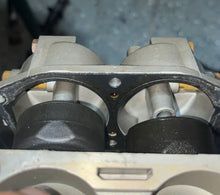 Lade das Bild in den Galerie-Viewer, sold ebay june2-2024——115 hp Yamaha CARBURETOR ASSEMBLY 1 &amp; 2 6E5-14301-13-00 2 6E5-14302-13-00 1986-95 two stroke oem
