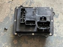 Load image into Gallery viewer, f 250 hp Yamaha FUSE BOX ASSY 6P2-82170-03-00 6P2-02 6P2-00 6P2-82170-01-00 four stroke 2005
