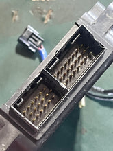 Lade das Bild in den Galerie-Viewer, 225 250 HP Yamaha CDI control unit 62j-85540-00-00 f8t30673 two stroke 76d supersedes for 62J-01
