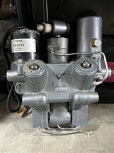 Lade das Bild in den Galerie-Viewer, 60 70 90 hp Yamaha POWER TRIM &amp; TILT 6H1-13 6H1-43800-13-4D two stroke 1994-1996
