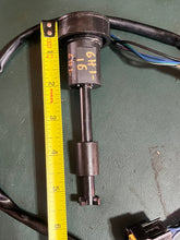 Cargar imagen en el visor de la galería, 90 75 hp Yamaha OIL LEVEL SENSOR 6H1-85720-16-00 6H1-85720-17-00 two stroke 1994-2009
