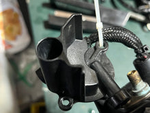 Cargar imagen en el visor de la galería, 30 25 15 hp Evinrude e-tec VST CHAMBER only with Insert 5007896 5006492 two stroke 2017 AA AB AF 2010-up
