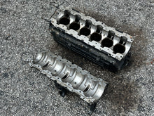 Load image into Gallery viewer, clean 90 hp, 115 hp Mercury inline 6 cylinder block
