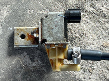 Lade das Bild in den Galerie-Viewer, 40 30 hp Mercury EFI intake SOLENOID VALVE 877805T four stroke 3 cylinder 2005

