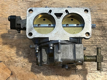 Lade das Bild in den Galerie-Viewer, 200 hp Mercury CARBURETOR SET WMV 5-1 5-2 5-3 3326-828272A13 828272A49, 3326-828272A14 828272A50, 3326-828272A15 828272T51 two stroke 1996-1998
