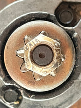 Cargar imagen en el visor de la galería, 150 175 200 hp Mercury STARTER MOTOR starting 8-tooth Two Stroke 2.4 2.5 1985-2005

