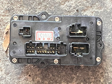 Cargar imagen en el visor de la galería, f 115 hp Yamaha FUSE BOX ASSY 6EK-82170-02-00 four stroke 2014-2018

