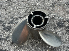 Lade das Bild in den Galerie-Viewer, Mercury MIRAGE PLUS Propeller 14 3/4x21p LH 48-13703 Stainless Prop 3-blade 1243-2 Yamaha 6 Cylinder NEEDS HUB KIT

