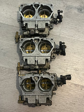 Lade das Bild in den Galerie-Viewer, 200 hp Mercury CARBURETOR SET WMV 5-1 5-2 5-3 3326-828272A13 828272A49, 3326-828272A14 828272A50, 3326-828272A15 828272T51 two stroke 1996-1998
