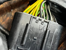 Lade das Bild in den Galerie-Viewer, 1 sold local mar2026—-BF 135 150 hp Honda 32100-ZY5-030 MAIN WIRE HARNESS ASSY | Use from Frame SN 1200962 BF135a
