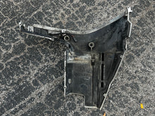 Lade das Bild in den Galerie-Viewer, LOCAL PICK UP: 200 - 300 hp Evinrude E-tec LOWER SIDE COVER SET 25” 5005932 0350875 5005206 0350881 Two Stroke
