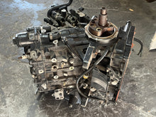 Lade das Bild in den Galerie-Viewer, rebuildable 115 hp Evinrude e-tec CYLINDER CRANKCASE two stroke
