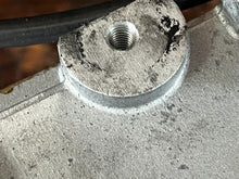 Load image into Gallery viewer, 250 225 hp Mercury THROTTLE BODY 827693T4 Two Stroke EFI 1994-1998
