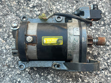 Cargar imagen en el visor de la galería, DT 150 175 200 DF 60 70 HP Suzuki Starter Motor 31100-87d10 with bracket 31911-87d11 (bracket only for DT application) S114-551A
