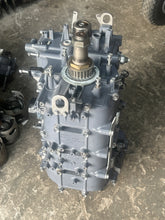 Lade das Bild in den Galerie-Viewer, f 115 hp Yamaha mercury CYLINDER BLOCK with rotating assembly 68V-W009B-03-1S CRANKCASE 68V-15100-01-1S four stroke 2000-2003
