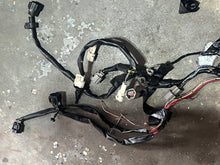 Lade das Bild in den Galerie-Viewer, CUSTOMIZED df 225 200 250 hp Suzuki WIRING HARNESS 36610-93J90 also 36610-93J91 four stroke - off 2006-07 model 2004-2011
