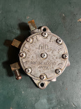 Load image into Gallery viewer, DT 140 115 hp Suzuki 15100-94604 three-line FUEL PUMP ASSY Two Stroke 1986-97
