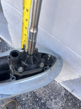 Cargar imagen en el visor de la galería, BF 225 200 hp Honda 25" LOWER UNIT 06411-ZY3-627ZA COARSE SPLINED SHIFTER gear case assy Four Stroke 2002-2005
