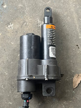 Load image into Gallery viewer, pulled for customer nov26-2025 sold—350 hp Mercury Verado SHIFT ACTUATOR 8M0048114 four stroke 135-400 hp compatibility
