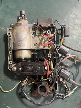 Lade das Bild in den Galerie-Viewer, 50 40 hp Yamaha Two Stroke STARTING MOTOR ASSY 1994-2007 6F5-81800-11-00, STARTER RELAY 6G1-81941-10-00, BRACKET 6H4-81822-02-98, RECTIFIER &amp; REGULATOR 2000-2008 6H2-81960-10-00, IGNITION COILS
