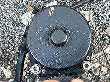 Load image into Gallery viewer, 30 25 hp Evinrude E -tec POWER TRIM PUMP hydraulic 5009035 5007774 Two Stroke 2017 2010-up some 15 40 50 60 hp
