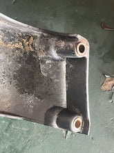 Lade das Bild in den Galerie-Viewer, sold ebay may2025—-150 175 200 hp Yamaha LOWER MOUNT COVER 2 68F-44556-00-4D two stroke HPDI 2000-2008 some vmax compatibility
