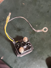 Lade das Bild in den Galerie-Viewer, Hitachi A104-104 RELAY 12 volt Solenoid two stroke outboard
