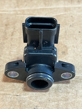 Load image into Gallery viewer, f 150 hp Yamaha 63P-82380-00-00 intake PRESSURE SENSOR 2004-2022 four stroke
