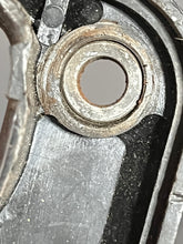 Lade das Bild in den Galerie-Viewer, BF 50 hp Honda carburetor intake MUFFLER PLATE 17380-ZW4-H01 17380-ZV5-000 four stroke pre 1997 - up SOME compatibility 45 40 35 30 25
