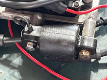 Lade das Bild in den Galerie-Viewer, 75 85 90 hp Yamaha CDI UNIT TIA03-15 1996 688-85540-16-00, 3 - IGNITION COILS 688-85540-16-00, VOLTAGE REGULATOR 692-81910-61-00, BRACKET 688-85542-03-94, STARTER RELAY 6G1-81941-10-00,  RELAY ASSY 61A-81950-00-00
