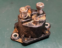 Lade das Bild in den Galerie-Viewer, 35 25 hp Force Mercury F460917 Starter RELAY two stroke 1975-89 OEM Chrysler compatible
