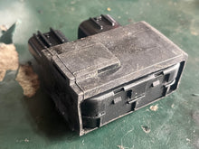 Lade das Bild in den Galerie-Viewer, DF 200 hp Suzuki PTT trim RELAY 38410-93J21 four stroke compatible with many HPs
