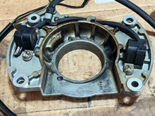 Load image into Gallery viewer, F 100 90 80 75 hp Yamaha Pulser Coil 67F-85580-00-00 four stroke 1999-2004 old-style connector
