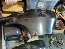 Lade das Bild in den Galerie-Viewer, sold july2025—-DF 40 50 hp Suzuki side cover set 61810-87810-0EP SET, 61821-87J01-0EP 61821-87J01-0EP four stoke 1999-2010 evinrude numbers 5032810 5032811
