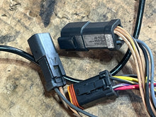 Load image into Gallery viewer, 50 45 40 60 70 hp Johnson 586020 0586020 Evinrude Engine Harness two stroke 1996-98
